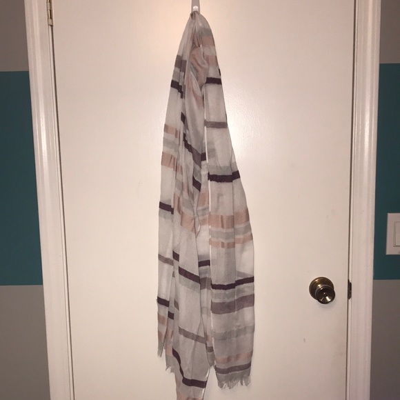 Reitmans Scarf - Picture 1 of 2